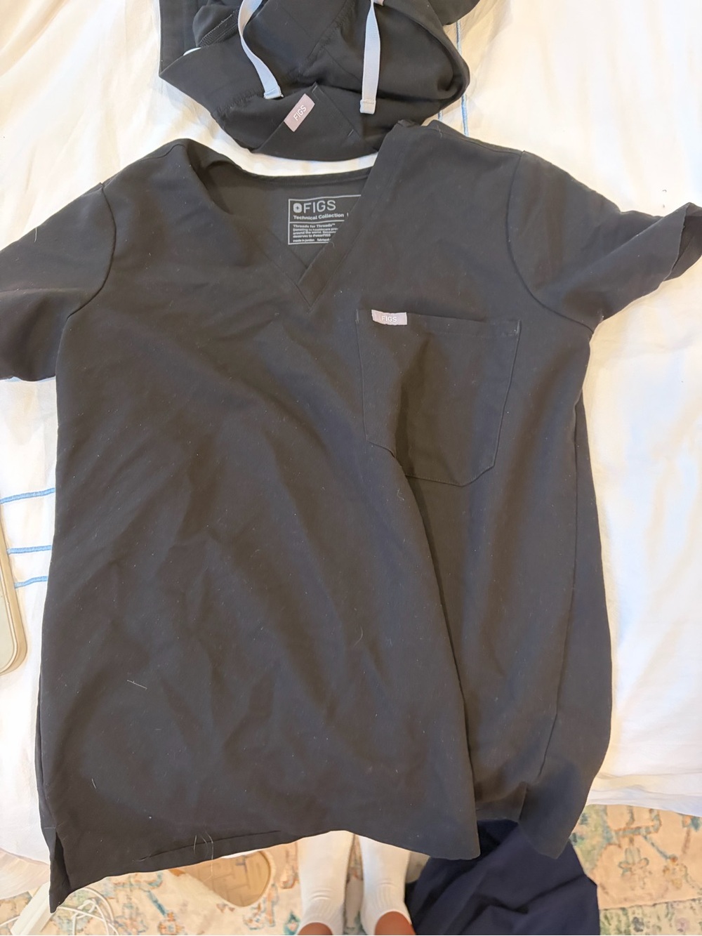 Figs Women’s Black V-Neck Scrub Top with Chest Pocket